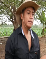 L2201004 Embarace a la vecina y a su hija ahora no se que hacer part1