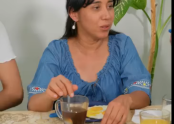 L2401002 Este chica finge ser su hija para quedarse en casa Cachito de Cielo part2