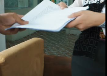 L2501002 Periodista intenta comprar con su cu3rpo un puesto de trabajo y al final pasa esto part2