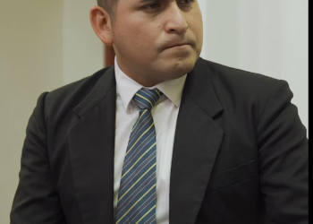 L2501005 No juzgu3s a un libro por su portada part2