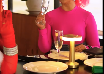 L2401003 Las trataron mal por ser mujeres diferentes part2