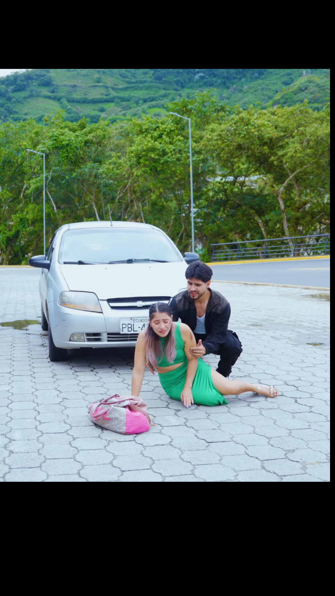 L2601004 Eng4ñó a su pometida con su propia hermana en su aniversario part2