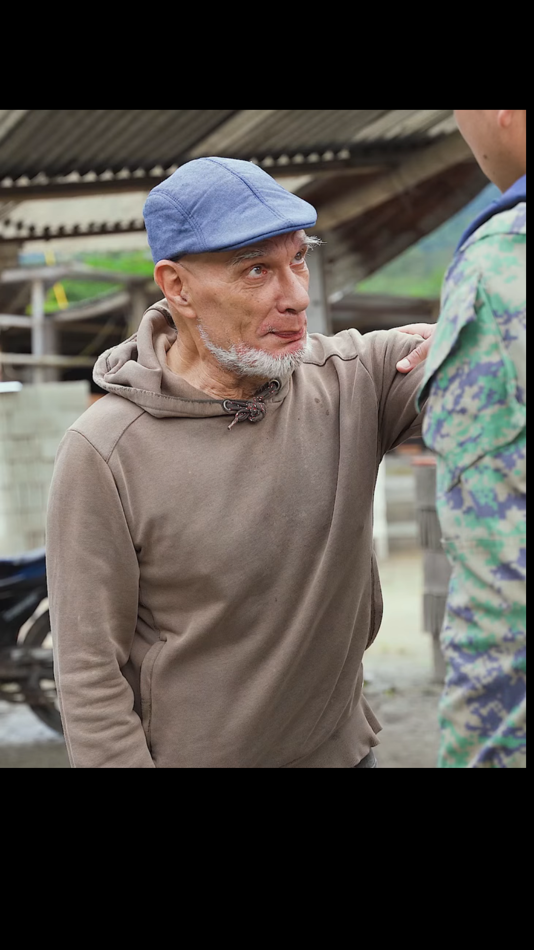 L2601005 Encuentra a su padre tratado como empleado en su propia casa decide darle a su esposa la lección de su vida part2